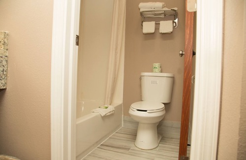 Pike Hotel | Executive Inn