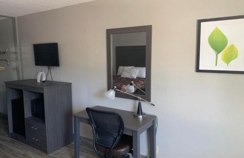 Locust Grove Hotel | Executive Inn