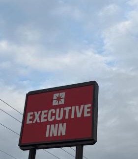 Warner Robins Hotel | Executive Inn