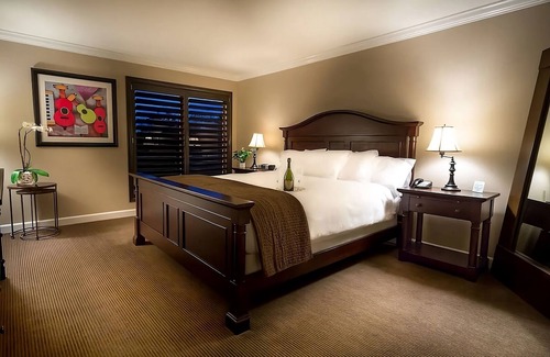 Cupertino Hotel | Executive King Bed at Cupertino Hotel, Free Breakfast, Parking, Onsite Pool