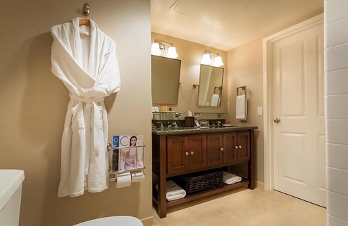 Cupertino Hotel | Executive King Bed at Cupertino Hotel, Free Breakfast, Parking, Onsite Pool