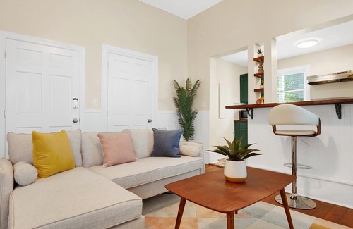 Savannah Victorian District Condo | Executive Rental by the Park | Heated Pool Access