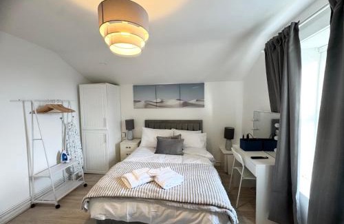 Barry Apartment | Executive Studio Apartment in the heart of Barry, Flat 1