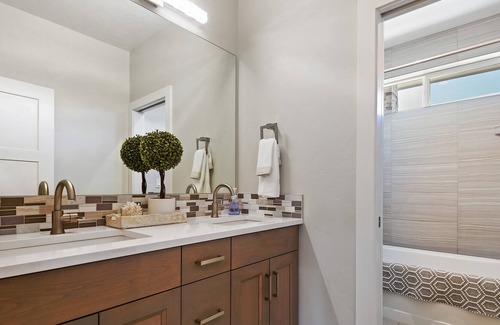 Southwest Ada County Alliance House | Executive Suite Home w Easy Freeway Access