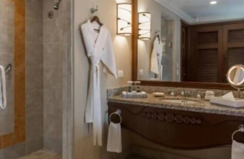 Paraiso Escondido Resort | Executive Suite - Ocean views!