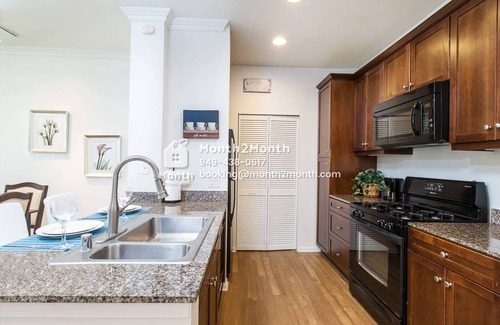 Airport Area House | Executive Suite on Scholarship #19