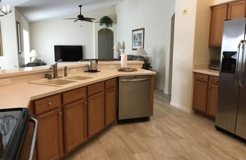 Orange Tree House | Executive Villa with south facing private pool & spa <10 miles to Disney/Golf