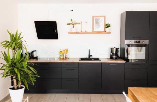 Detmold-Nord Apartment | Exklusiv 72qm FeWo im Herzen Detmolds, Terrasse und kostenloser Parkplatz