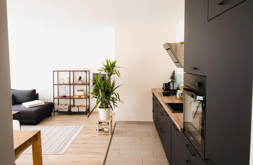 Detmold-Nord Apartment | Exklusiv 72qm FeWo im Herzen Detmolds, Terrasse und kostenloser Parkplatz