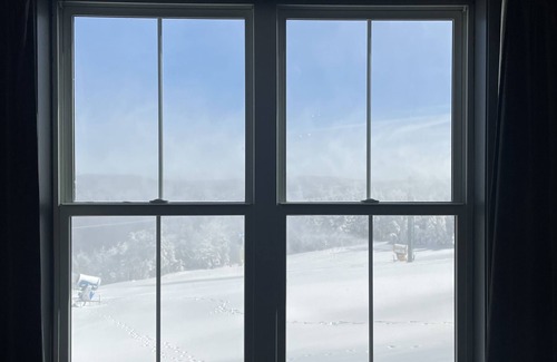 Snowshoe Apartment | Exp-Station226 Slope side view-Ski-in/Out-SnowShoe