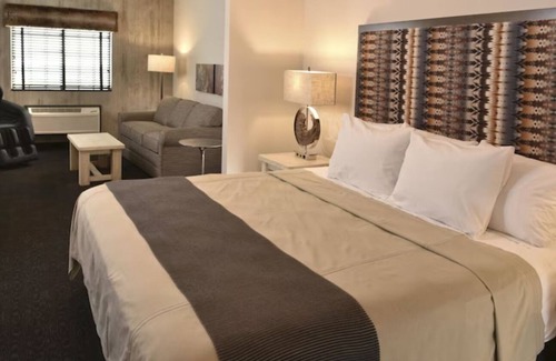 Broken Arrow Hotel | Expanded King Executive, Stoney Creek Tulsa, Massage Chair | 2 Units