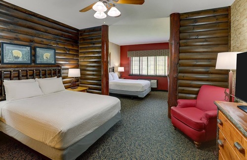 Columbia Hotel | Expanded Queen with Kitchen & Closet! Stoney Creek Columbia | 2 Units