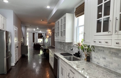 Eckington House | Expansive 3-Bedroom Home-w/King bed-Close to National Mall