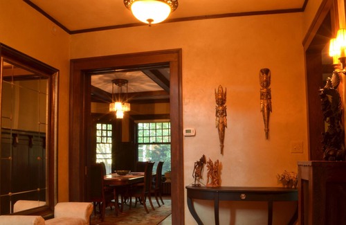 Merriam Park House | Expansive 6 bedroom 3.5 bath mansion on historic Summit Avenue
