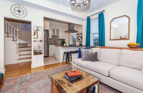 Washington Park House | Expansive Essential Triplex | near T