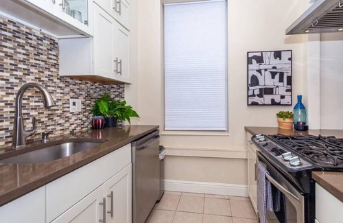 Washington Park House | Expansive Essential Triplex | near T
