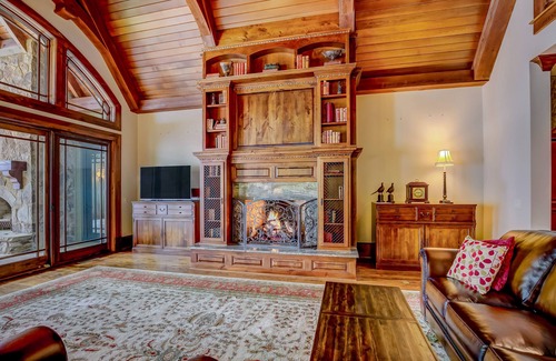 Cedar Cliff House | Expansive lakefront home with high-speed WiFi, pool table & central AC