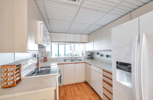 Sand Key Condo | Expansive Views from this 19th Floor Condo