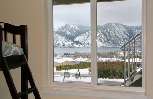Manson House | Expansive views, hot tub, & kid friendly! Perfect for multiple families!