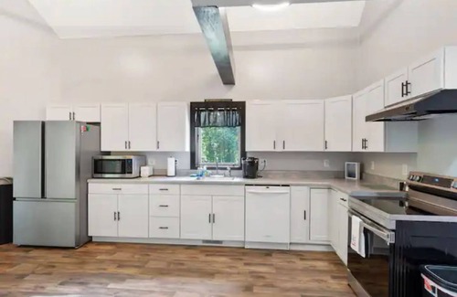 Albany Cabin | Expansive Views of Dale Hollow!