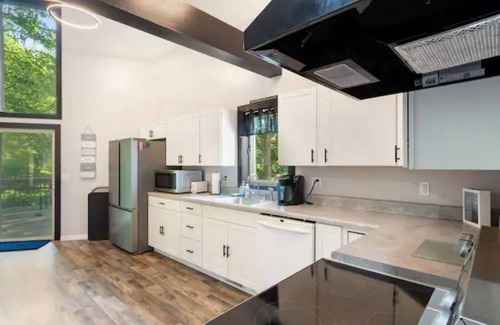 Albany Cabin | Expansive Views of Dale Hollow!