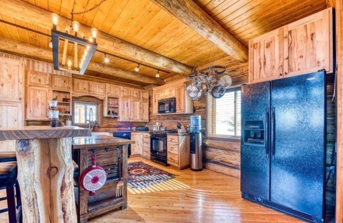 Stevensville House | Expansive Views of Bitterroot Mountains from Beautiful Log Home