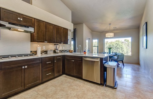 West Sedona House | Expansive Views +Patio+Outdoor Dining+Bubbly Hot Tub & Pool+FirePit!