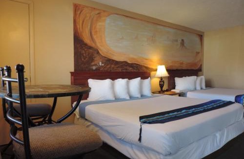 Moab Hotel | Expedition Lodge Moab Arches National Park