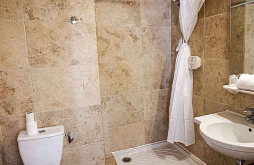 Six-Fours-les-Plages Hotel | Experience Six Fours Les Plages in Style! Pets are Welcome Here!