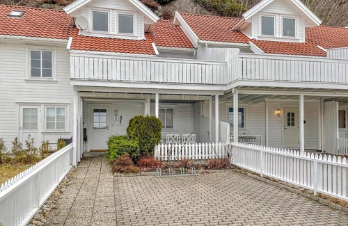 Spangereid House | Experience a real Norwegian vacation atmosphere in this vacation home by the fjord.