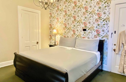 Central Business District Bed & Breakfast | Experience a relaxing, cozy and friendly stay. Walking distance to downtown!