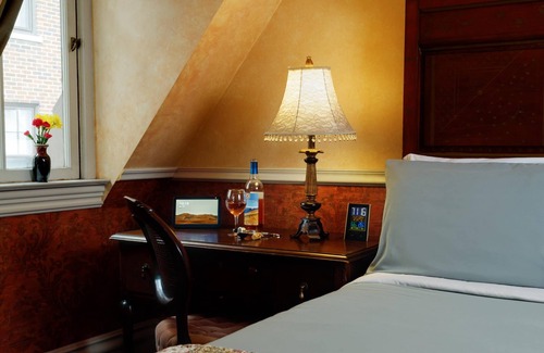 Central Business District Bed & Breakfast | Experience a relaxing, cozy and friendly stay. Walking distance to downtown!