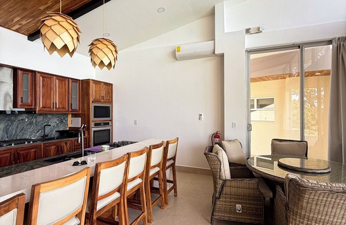 Tarcoles House | "Experience a unique moment in a corner of tranquility and natural beauty!"