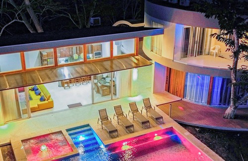 Tarcoles House | "Experience a unique moment in a corner of tranquility and natural beauty!"