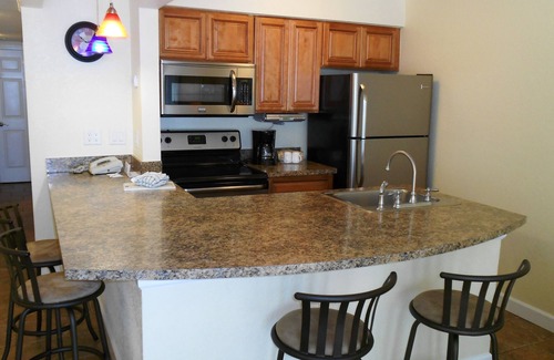 Rocky Point Hotel | Experience All Of What Tampa Has To Offer! Full Kitchen, Free Parking, Pool