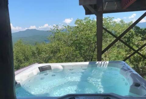 Almond House | Experience breathtaking mountain views at Tsali Sunrise, sleeps up to 8