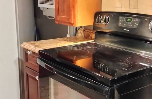 Independence House | Experience comfort near sports action, 4BR/2Bath home by Arrowhead 14 min.