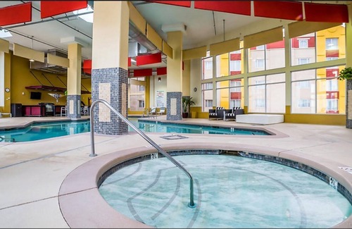 Paradise Resort | Experience energy of Las Vegas| Just you or the entire family| luxury condo unit