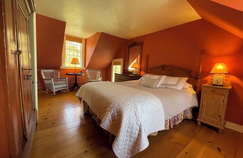 Winsted House | Experience Fall in the Berkshires