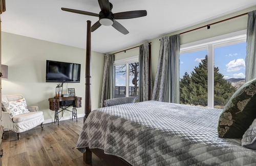 Julian House | "Experience Julian's Charm: Close to Town, Spectacular Views Await at Our Cabin