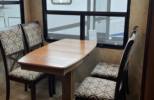 Tazewell RV Rental | Experience Lakeside Bliss: Unwind in a Charming Camper at Norris Landing Marina!