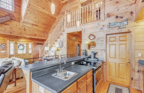 Lynn Cabin | Experience Luxury at The Sanctuary in Hendersonville by Sunscape Property Management