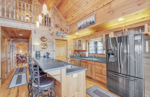 Lynn Cabin | Experience Luxury at The Sanctuary in Hendersonville by Sunscape Property Management