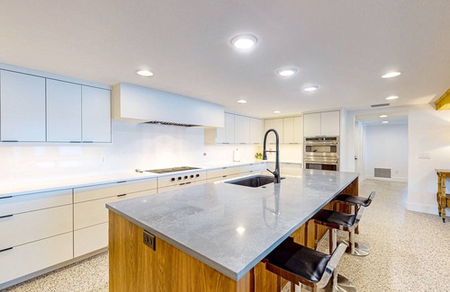 Mount Dora House | Experience Luxury and Charm at Our Lakefront Vacation Rental in Mount Dora, FL!