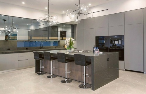 Brentwood Villa | Experience luxury in our 7-bedroom, 7,500 sq ft retreat