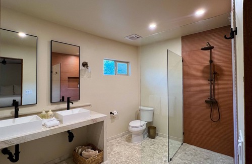 Uptown Design District Hotel | Experience Luxury with Outdoor Spa Suite