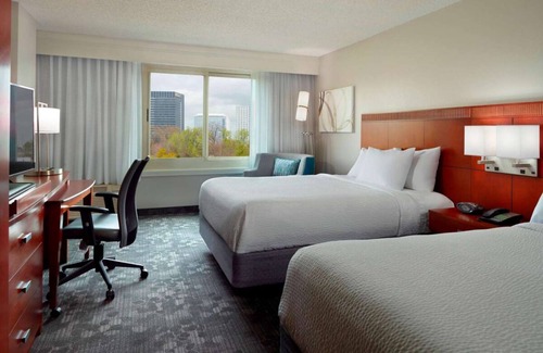 Home Park Hotel | Experience Midtown Atlanta's Vibrant Scene! 2 Spacious Rooms w/Balconies! Pool!
