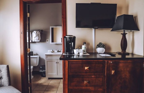 Milford House | Experience Milford’s Beauty! Central Location & Complimentary Breakfast
