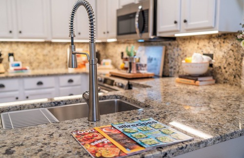 Tallahassee Condo | Experience Modern Elegance: Luxurious Tallahassee Condo with Premier Amenities