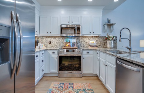 Tallahassee Condo | Experience Modern Elegance: Luxurious Tallahassee Condo with Premier Amenities